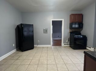 139 W 54th St #1A, Bayonne, NJ 07002