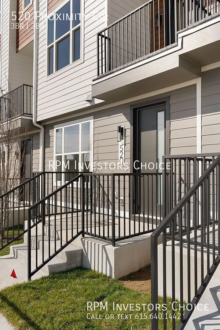New 3/3 Townhome for Lease! — Photo 2