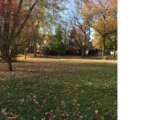 624 S Clay St, Taylorville, IL 62568