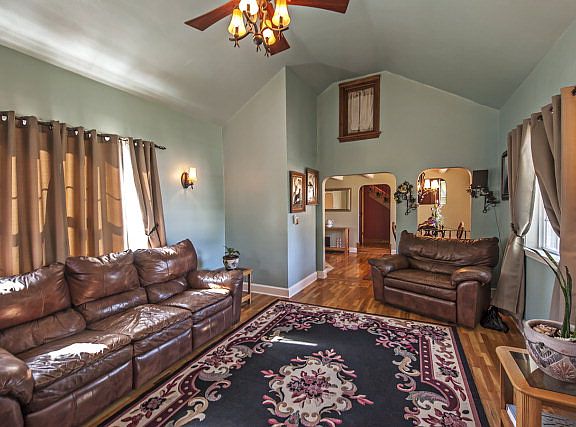 4th image of 315 Willard St