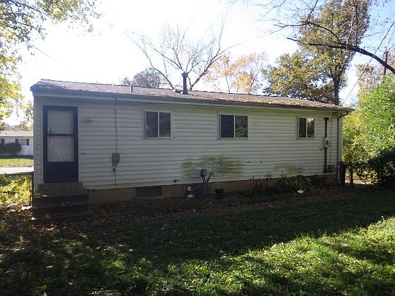 3rd image of 2940 Wheaton Ave