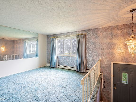 3rd image of 3095 Malibu Dr