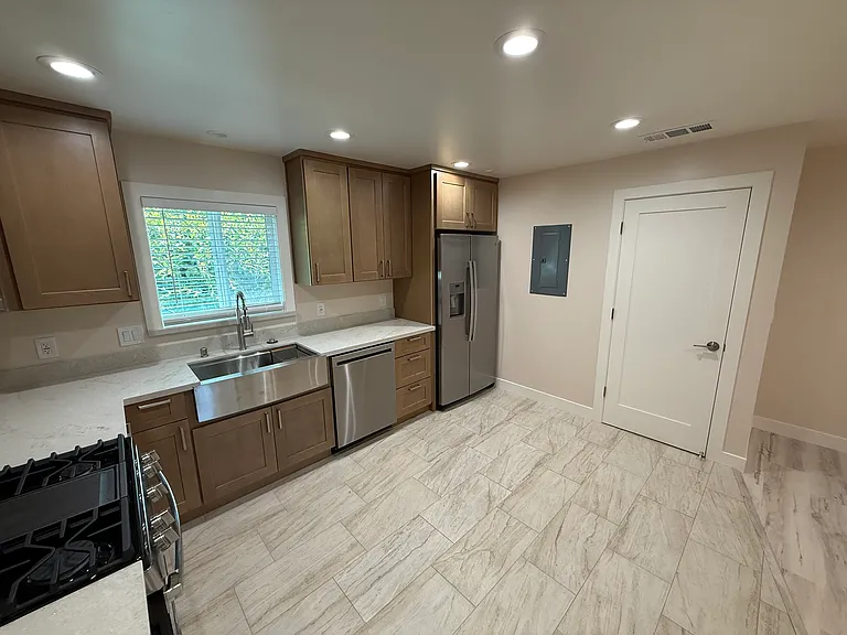 1537 Keesling Ave — Photo 7