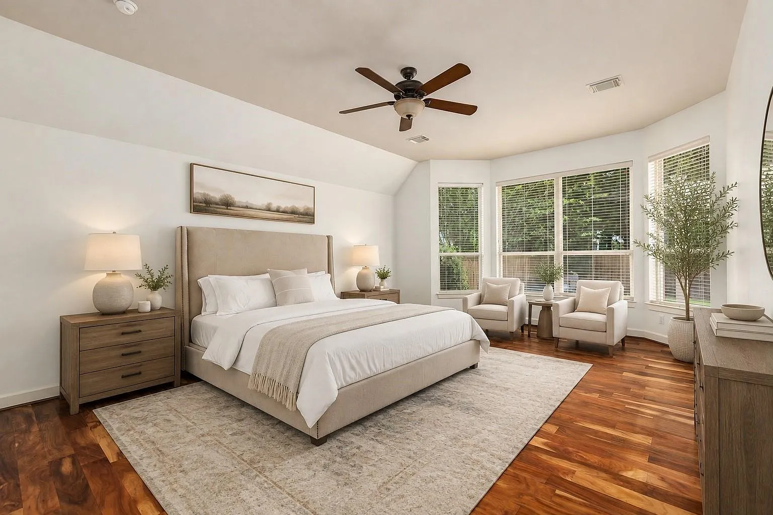 5 bed, 4.0 bath, 3794 sqft, $4,200 — Photo 4