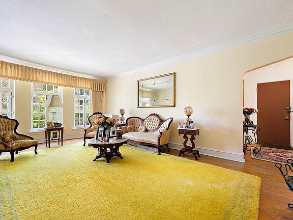 3rd image of 6906 S Oglesby Ave #2