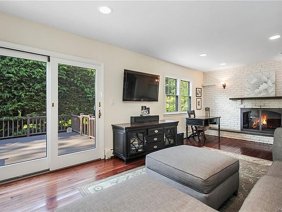 4th image of 107 Westlake Dr