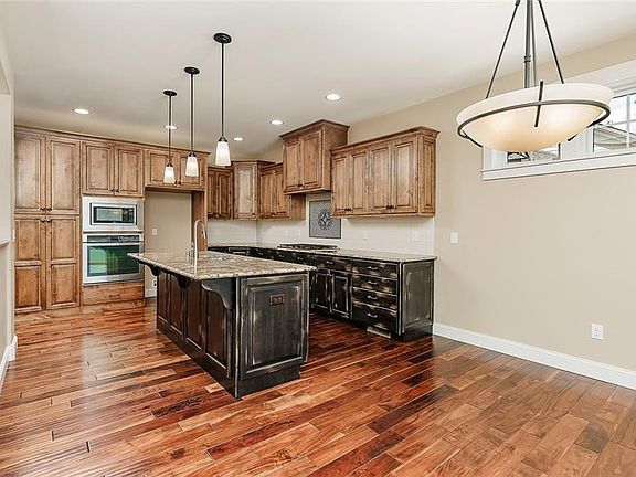 3rd image of 3109 Golden Acres Dr