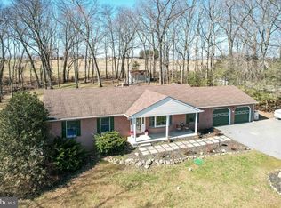 2970 Summer Dr, Westminster, MD 21157