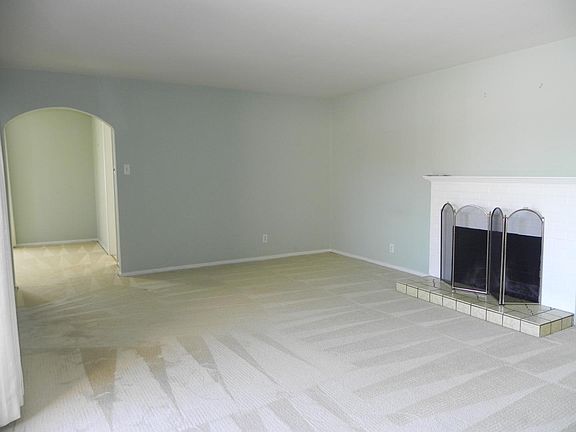 4th image of 1580 Santa Maria Ave