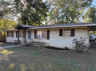 300 E Carolanne Blvd, Marshall, TX 75672