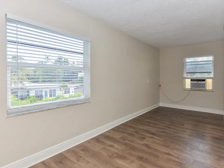 605 N Federal Hwy #9 — Photo 6