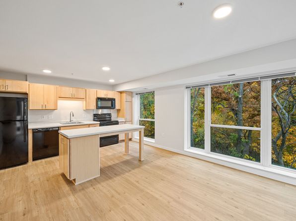 2840 Wayzata Blvd #305