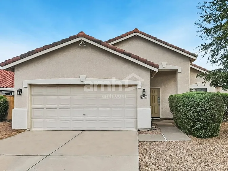 5706 E Forge Cir — Photo 1