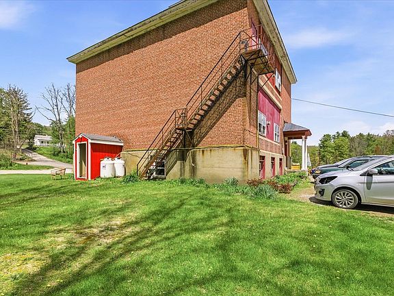 4th image of 406 Back Ashuelot Road