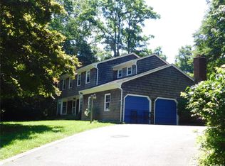 29 Tower Hill Rd, Shoreham, NY 11786