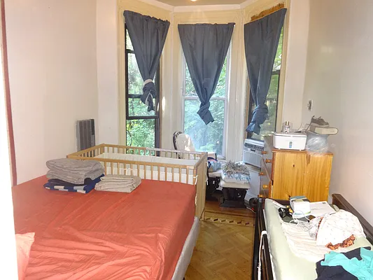 Rented by Blue Egg Realty Corp | media 32