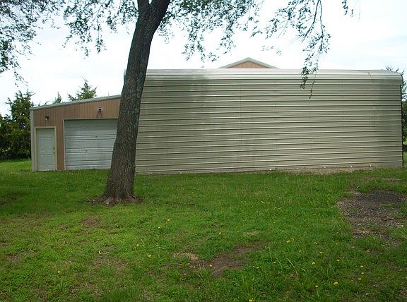 5th image of 588 NW 40th St