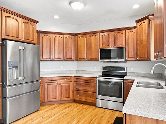 4th image of 6932 Doral Dr