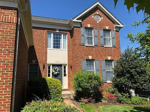 2nd image of 22763 Oatlands Grove Pl