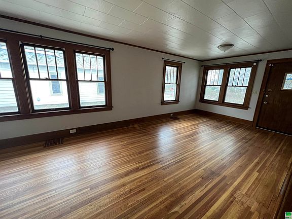 2nd image of 3229 5th Ave