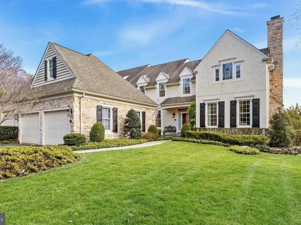 379 Applebrook Dr, Malvern, PA 19355