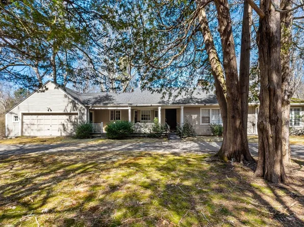 76 Carpenter St, Rehoboth, MA 02769