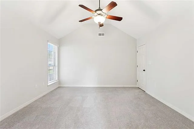 2190 Steven St — Photo 10