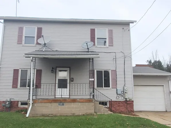 6 W Lincoln St, Mount Morris, IL 61054