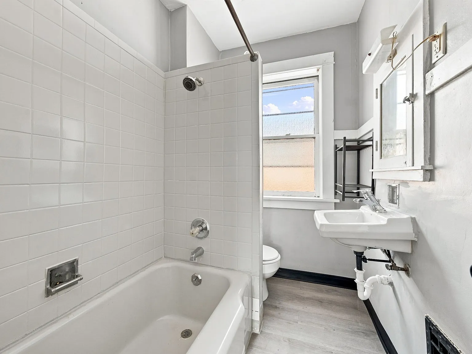 2 bed, 1025 sqft, $1,250 — Photo 4