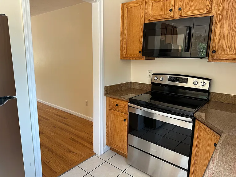 525 Water St #4 — Photo 8
