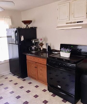 3rd image of 1406 W Kings Hwy