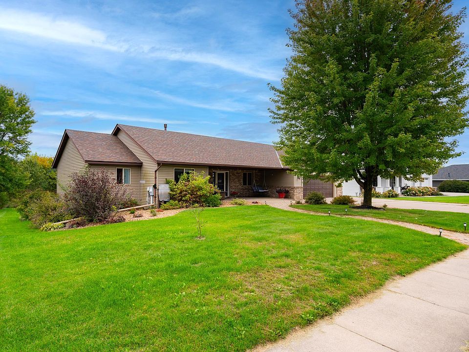 1st image of 426 Maple Dr