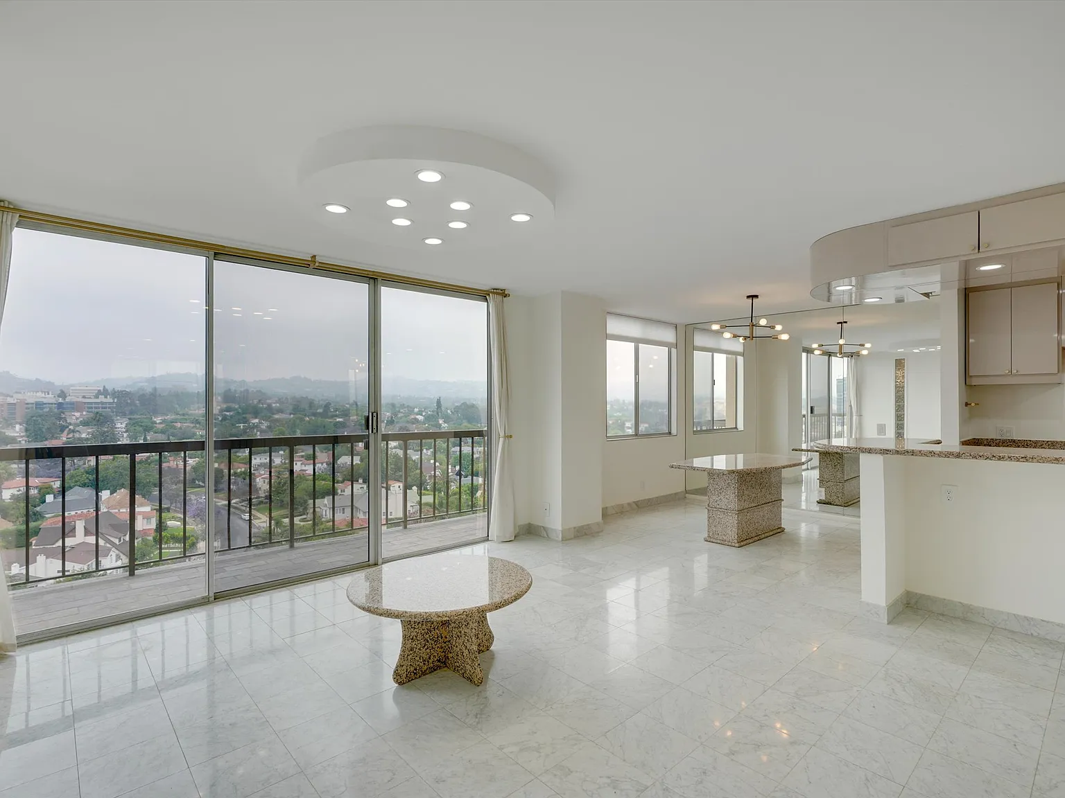 2 bed, 974 sqft, $5,000 — Photo 2