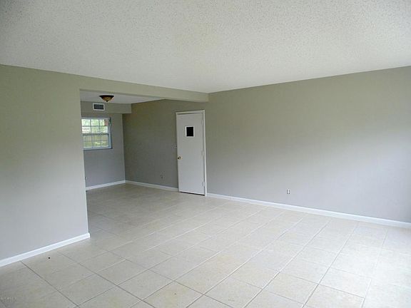 3rd image of 4116 Lori Dr W