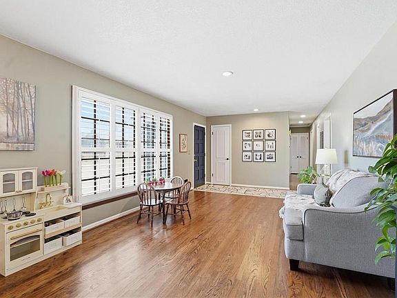 5th image of 3513 W 47th St