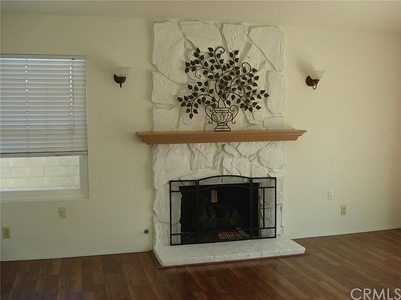4th image of 1145 Cabrillo Park Dr