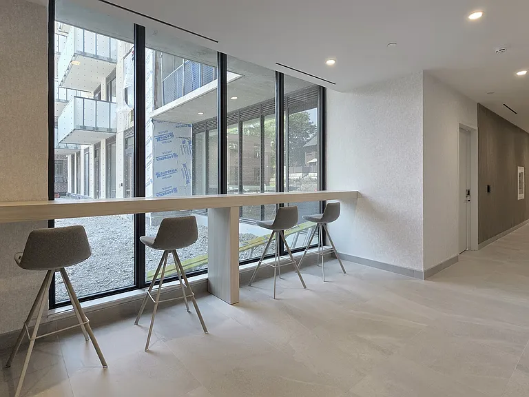 4365 Bloor St W — Photo 35