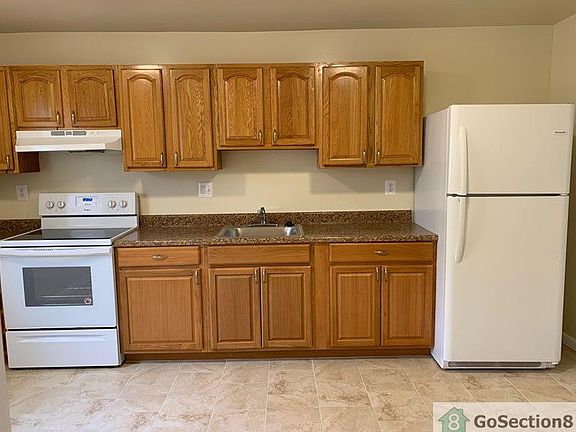 3rd image of 8375 Pioneer Dr