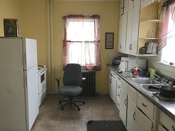 3rd image of 502 W William St