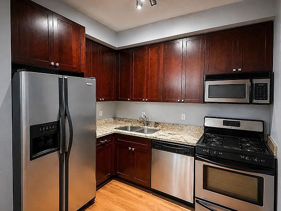 2nd image of 342 E 7th St #A