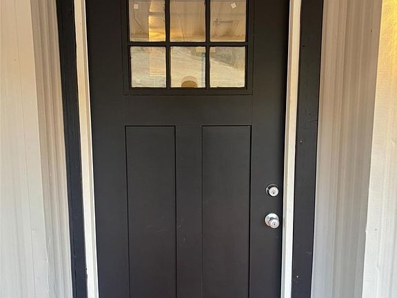 2nd image of 18266 Caliente Creek Rd