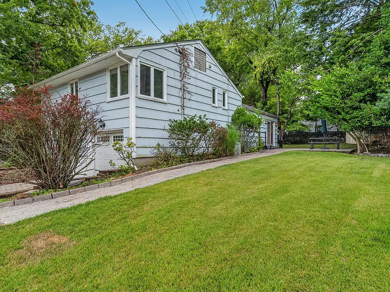 11 Lockwood Ln — Photo 22