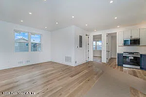 178 Parkinson Ave — Photo 2