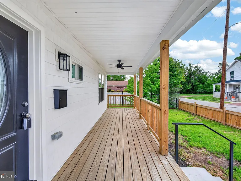 5306 Ethelbert Ave — Photo 3