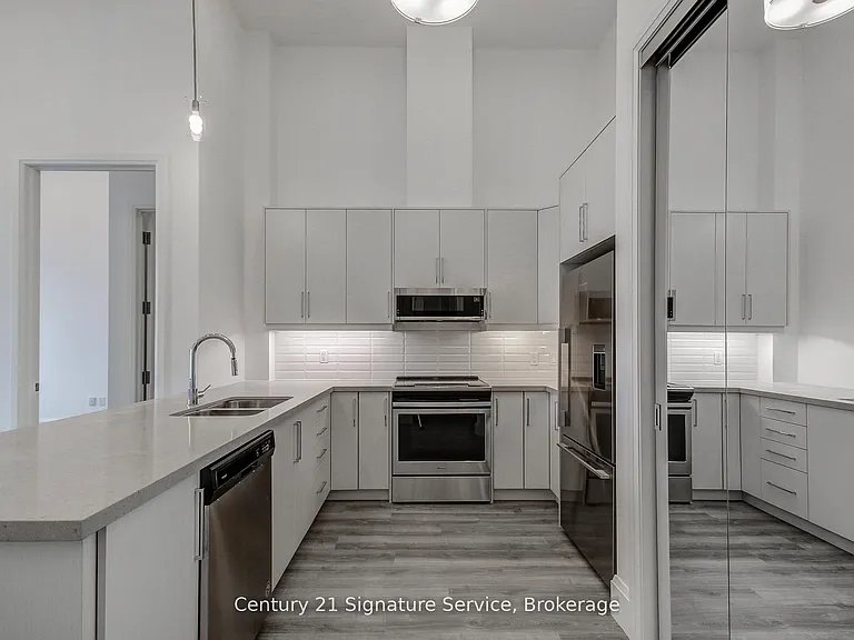 118 King St E #LPH16 — Photo 7
