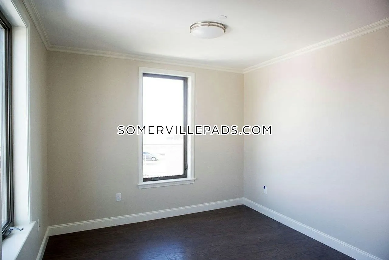 2 bed, 9999 sqft, $3,400 — Photo 4