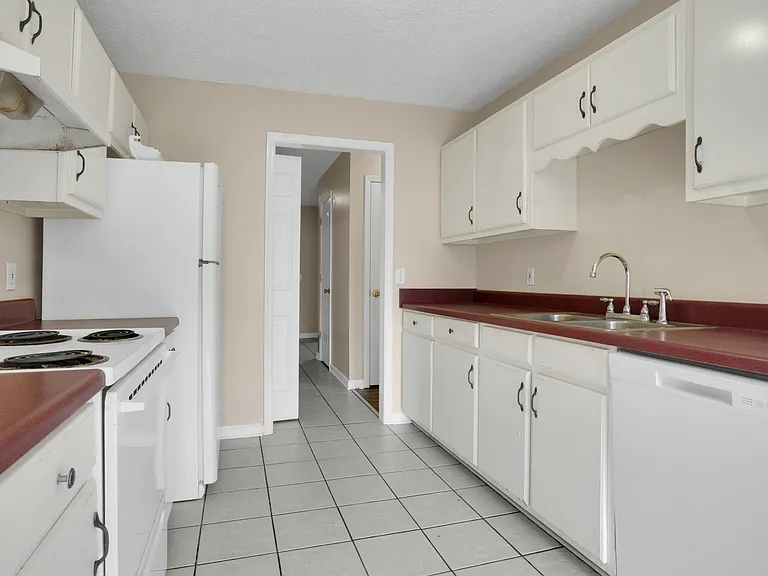 1452 Middleborough Ct — Photo 8