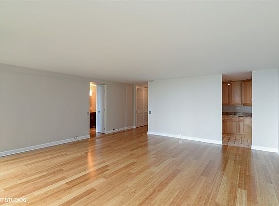 5th image of 900 N Lake Shore Dr APT 407