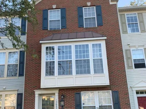 13689 Saint Johns Wood Pl, Herndon, VA 20171