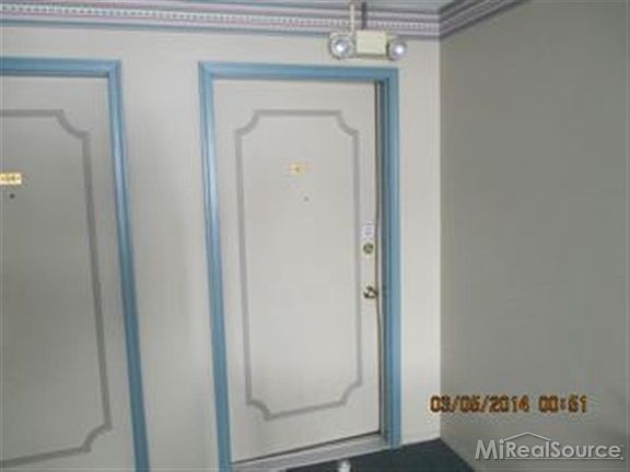 3rd image of 22877 Grove St
